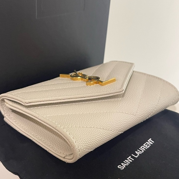 ❌SOLD❌ YSL Envelope Wallet - Picture 5 of 11